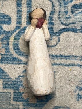 Demdaco Willow Tree 'Angel of the Heart' - Cream and Brown Figurine